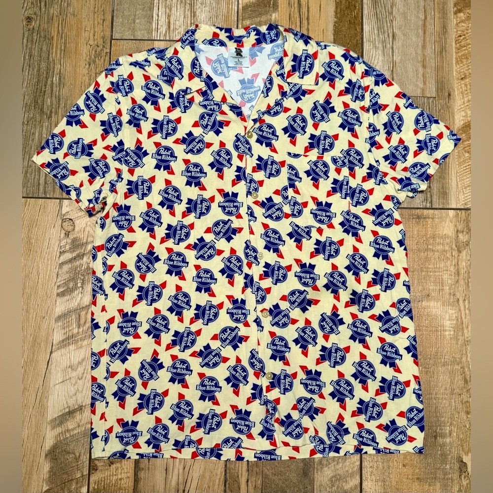 Pabst Blue Ribbon PBR Logo Shirt Large Short Sleeve Button Front 100% Rayon